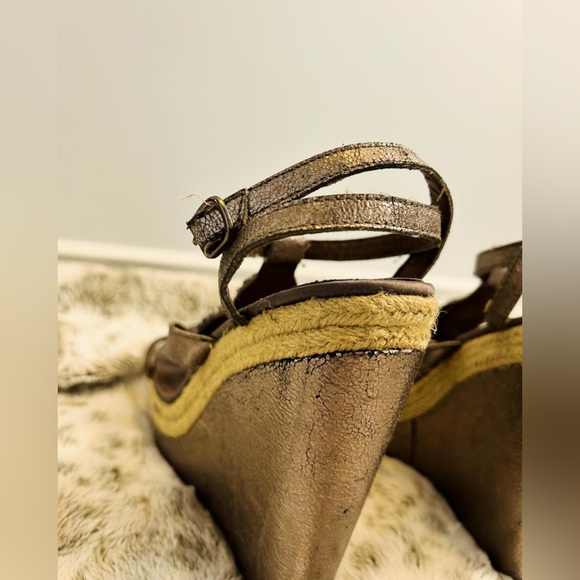 Steve Madden Metallic Strappy Platform Adorned Wedge Sandals - Picture 5 of 8